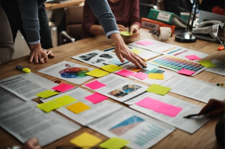 Team bei der gemeinsamen Projektplanung